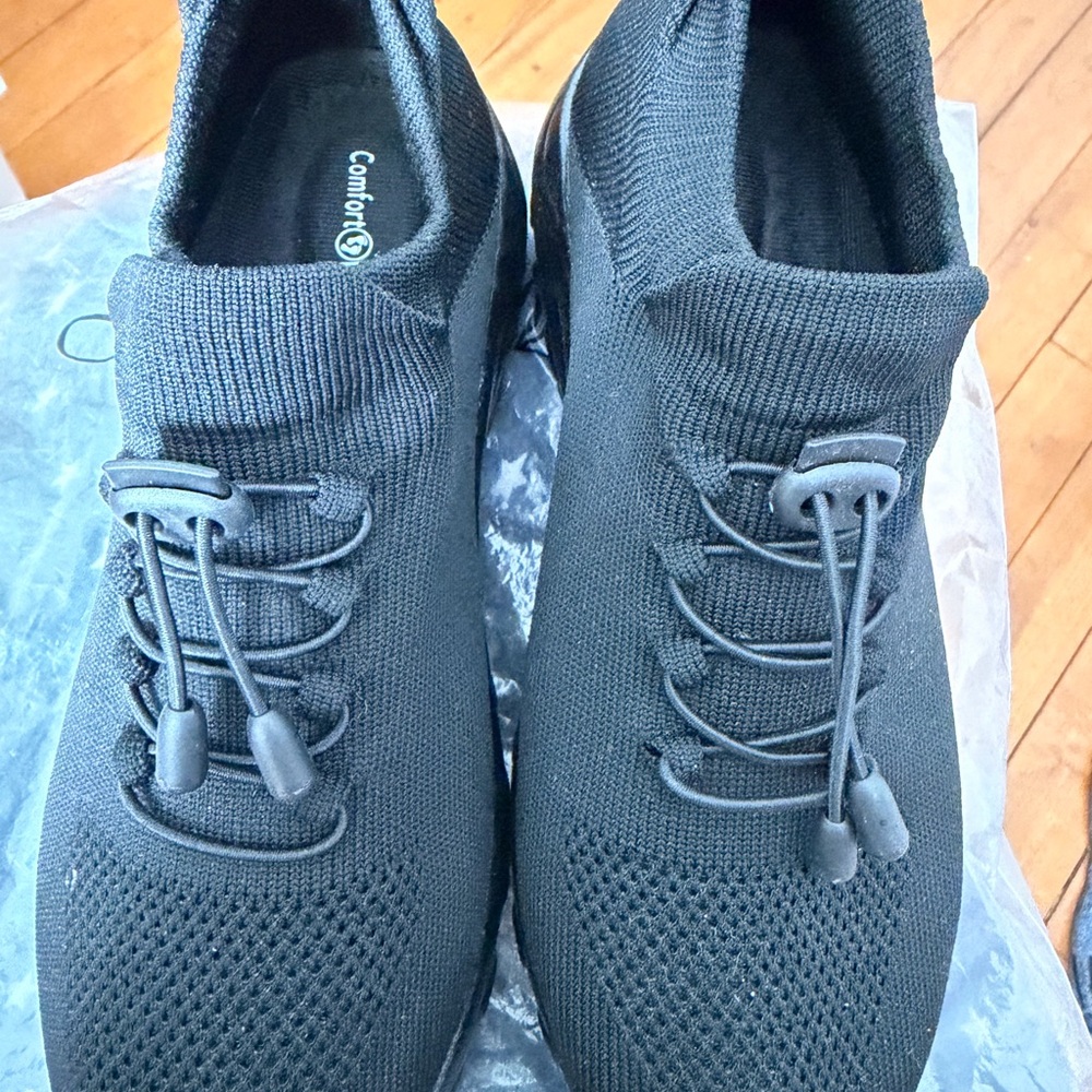 able Black Women's Sneakers